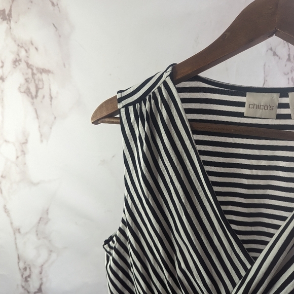 Chicos Tank Top Womens 2 Large Black White Striped V Neck Shirt Asymmetric - Picture 2 of 9